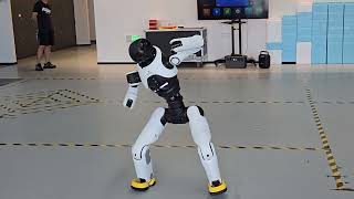 AgiBot X2 Robot：It's Almost Mastered Every Human Movement (Such a Hardworking Robot!)AgiBot X2 机器人：它几乎掌握了人类的每一个动作（如此勤奋的机器人！