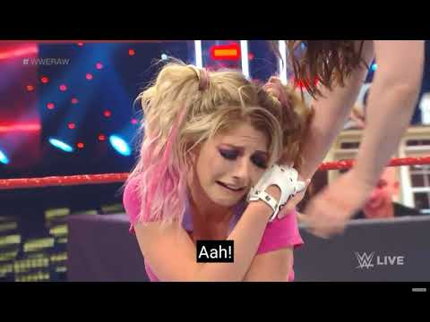 alexabliss maçı ağlayarak kazanıyor WWE