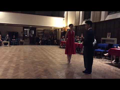 Luciano Millaqueo y Celeste Cimino en Oxford