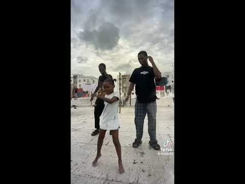 Danse de la poupée tiktok Challenge