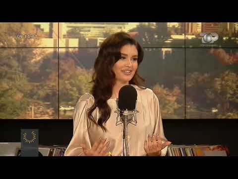 Wake Up/ Jeton në Amerikë, por rikthehet të këndojë shqip. Redina Trieshi sjell këngën “Vetëm”