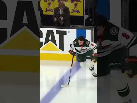 We have a PLAYOFF ROOKIE LAP!! 🥳⛸️