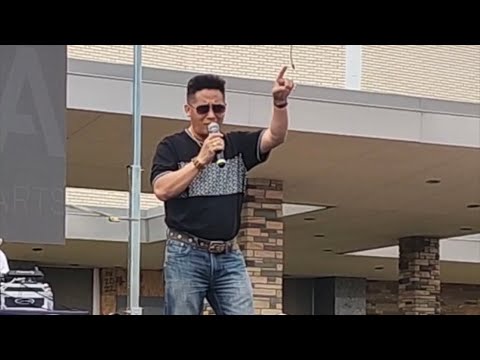 Performing “Ua Kuv Tug Hmo Valentine” at Asian Street Foods Night Market 6/09/2024