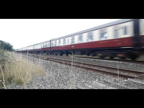 47805+47828 with a 4 tone working the William Shakespeare holyhead-strafford-upon-avon