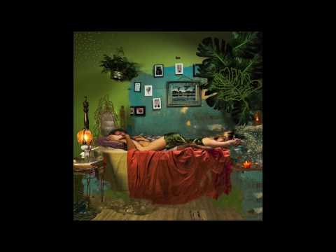 Laura Petit - "Hotel Solitude" (Áudio Oficial)