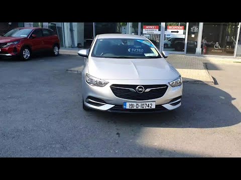 191D10742 - Opel Insignia 2019