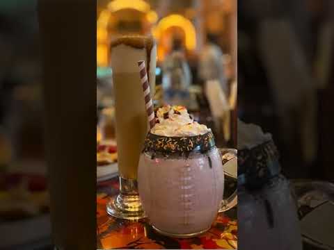 Chocolate shake Subscribe for more videos #youtubeshorts #foodmedia #yummy #tasty #delicious #shake