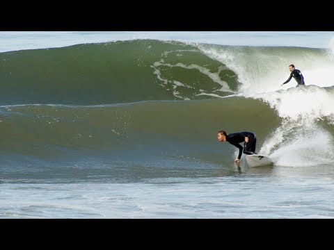 Surfing ombak padet di Klamath Walungan