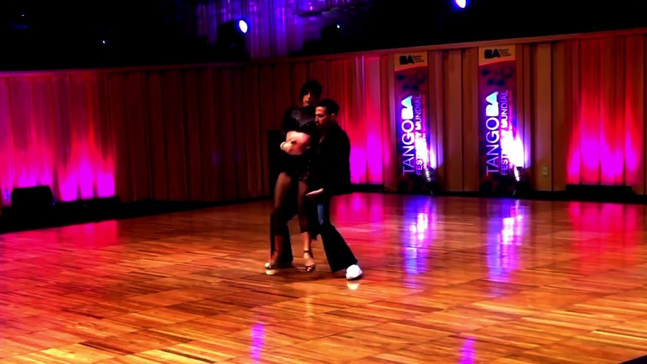 Video thumbnail for Mauro Caiazza y Sabrina Amuchástegui/RELOJES REVENTADOS/by Alex2023