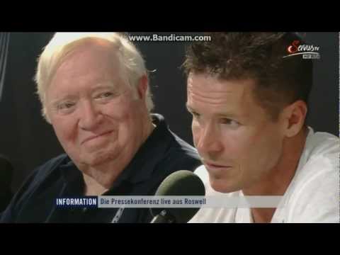 Pressekonferenz mit Gefühlen-Emotionen Felix Baumgartner - Red Bull Stratos Part I
