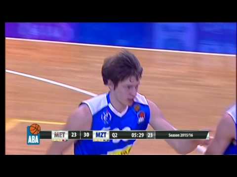 Monstruous dunk by Marko Luković in transition (Metalac Farmakom - MZT Skopje Aerodrom, 19.12.2015)
