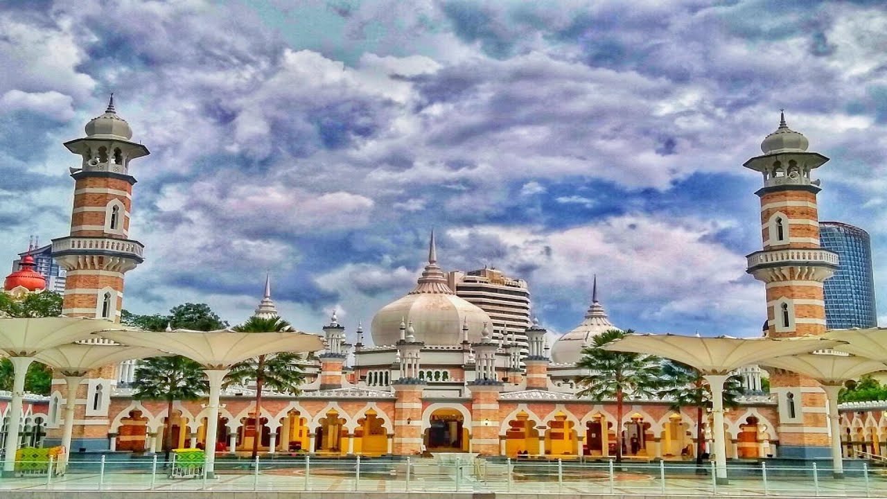 Embark on a virtual exploration of Masjid Jamek.