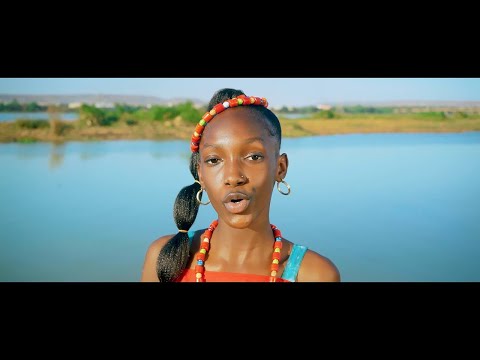 Mami La Star feat Rita Gold - Superwoman [Official Video]