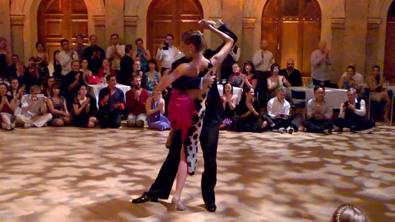 Rodrigo Palacios & Agustina Berenstein dancing vals Aroma de amor