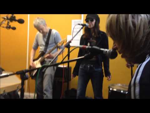 Dirty Viv LIVE on Resonance 104.4fm, 16.05.15