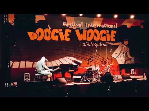 The Traveling Piano Man goes Boogie-Woogie in Laroquebrou, August 2025.