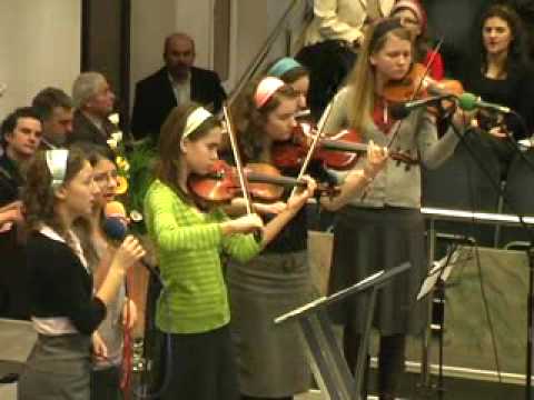 Surorile Baldean si Popan - Nu suntem aici statornici (Biserica Penticostala Albini)