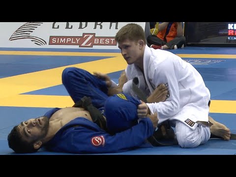 Zak Maxwell VS Juan Kamezawa / Pan Championship 2013