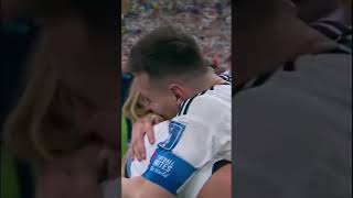 Download lagu Lionel Messi and his mom embrace after Argentina win the World Cup ❤️ mp3
