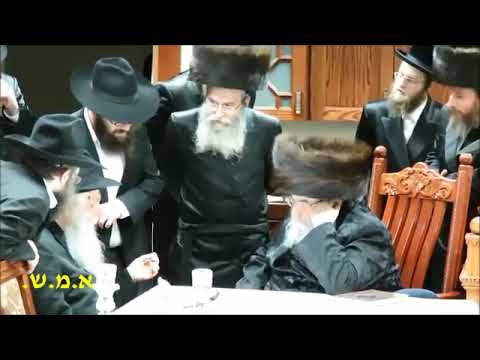 Reb Yoel Kahn With The Belzer Rebbe