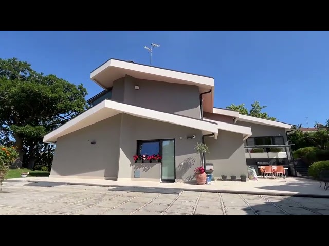 Prestigiosa villa indipendente con piscina e vista mare a San Gregorio