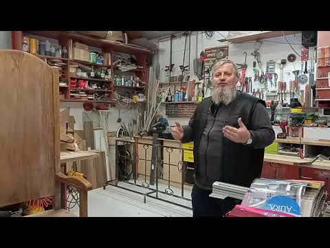 Charbel TV-Jak powstaje fotel dla celebransa-Una sedia per il celebrante-Florencja 21.01.2021