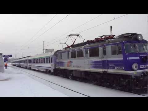 EP07-374 z EC "Comenius" relacji: Breclav - Warszawa Wsch. odjeżdża ze st. końcowej