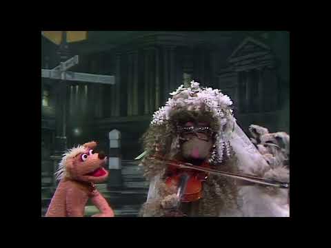 The Muppet Show - 501: Gene Kelly - UK Spot: “Fit as a Fiddle” (1980)