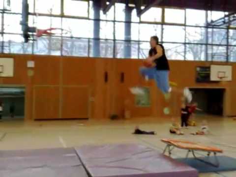 SSC SÜDWEST WEIHNACHTSFEIER TRAMPOLIN DUNKS!!!!