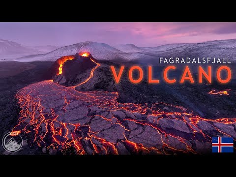 ICELANDIC VOLCANO ERUPTION 4K - Flying through the lava