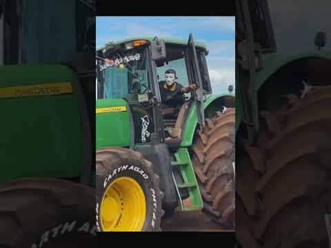 Chaama!💥 #trator  #tiktok  #caminhonete  #agrobrasileiro #agro #agro#agrobrasil#agronomia  #pecuaria