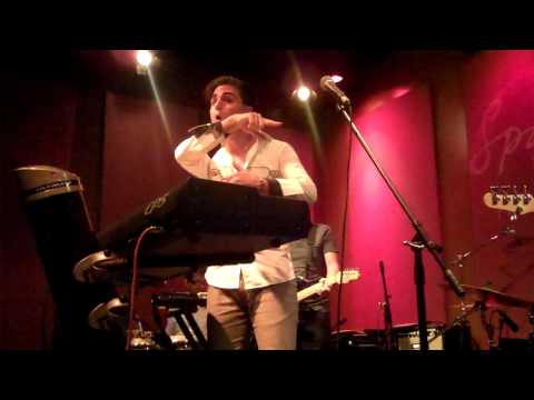 Jonathan Fritzen Performs Sweet Spot Live at Spaghettinis