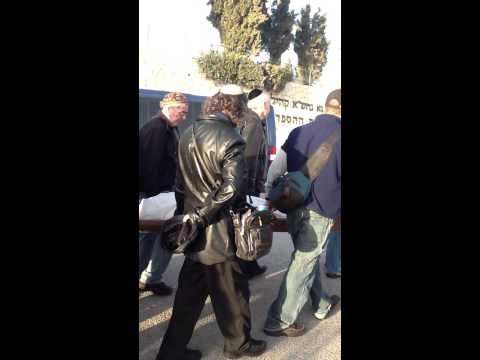 Yoram Getzler Funeral (22): Kaddish