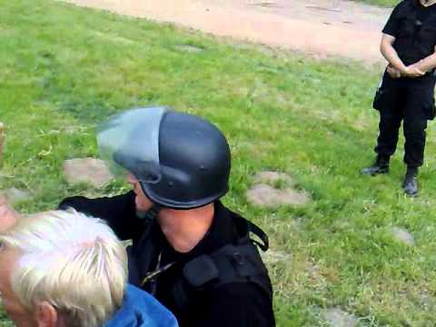 Wesleya wjazd przez płot