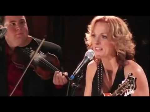 Rhonda Vincent - "Kentucky Borderline" (Live)