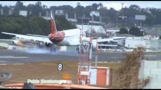 preview picture of video 'AIRPLANES (morning), VERY CLOSE LANDINGS AND TAKE OFFS, RUNWAY 01 SOUTH'
