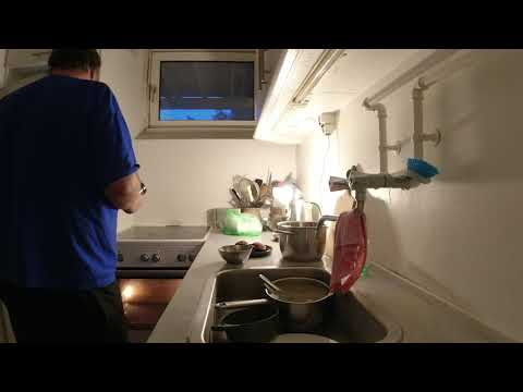 MongoTV_3810 - Mongo Madskole - Frikadeller  Med Ris og Brun Sovs