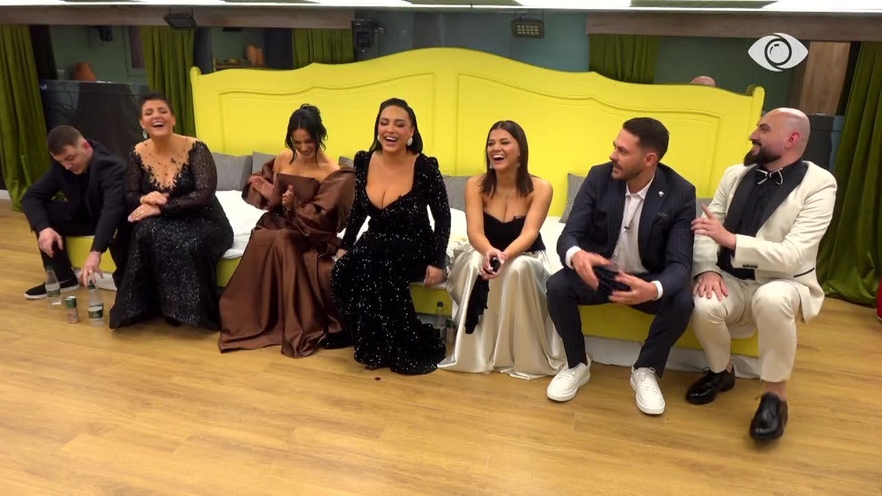 7 xhuxhat zgjedhin Borëbardhën e tyre, cila do të jetë ajo?