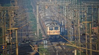 preview picture of video 'Bird's Eye View of HOWRAH Duronto Express at Rasmara Station of SECR | Indian Railways'