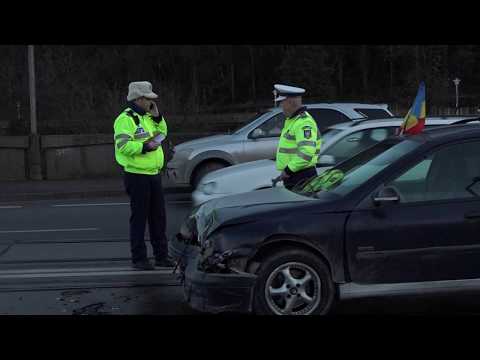 Accident carambol pe pasajul de la Nera din Resita
