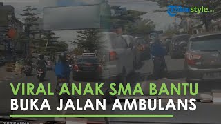 Viral Video Siswi SMA Bantu Bukakan Jalan untuk Ambulans, Tuai Pujian Warganet