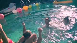 Mausi - My Friend Has a Swimming Pool (Official Video)