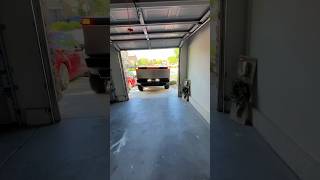 Download lagu Bisakah Cybertruck muat di garasi satu mobil?🤔 #tesla #shorts mp3