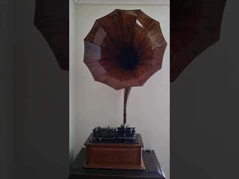 Edison Triumph Phonograph playing Prisoners Sweetheart Blue Amberol cylinder record 5172