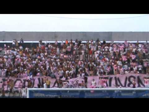 "www.sportboys.com.pe / 6Mar2010 / AL 4 - 1 SBA / Ingresando la JUVENTUD ROSADA a Matute ..." Barra: Barra Popular Juventud Rosada &bull; Club: Sport Boys