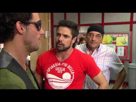 Alejo and Ringo, fighting