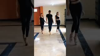 Download lagu PASARELA DIXON LA ROSA 👑 mp3 Download lagu PASARELA DIXON LA ROSA 👑 mp3