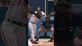 Ken Griffey Jr. had the sweetest swing in MLB history ????