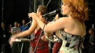 Scissor Sisters - Comfortably Numb - T In The Park 2004