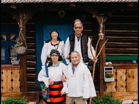 Vlog #53 - Staying in a 100 year old barn in Breb, Maramureș, Romania